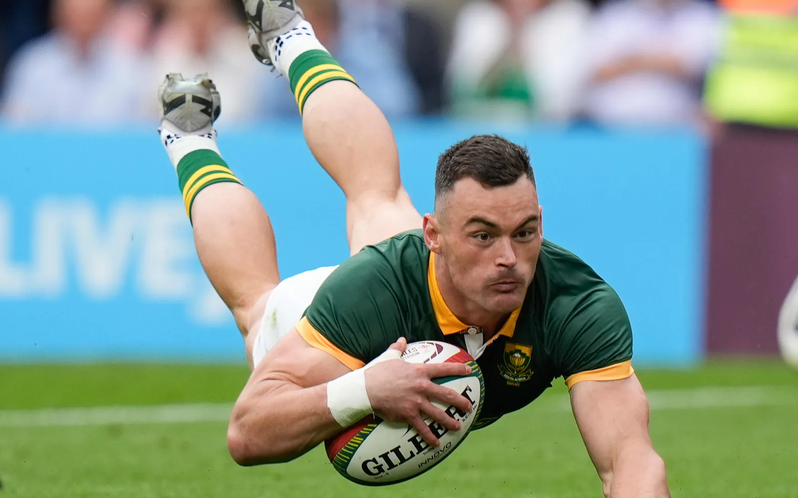 Jesse Kriel of South Africa dives over to score a try.