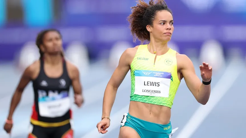 Torrie Lewis sprints
