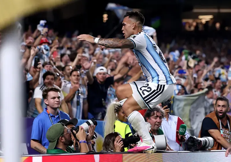 Lautaro Martinez celebrates